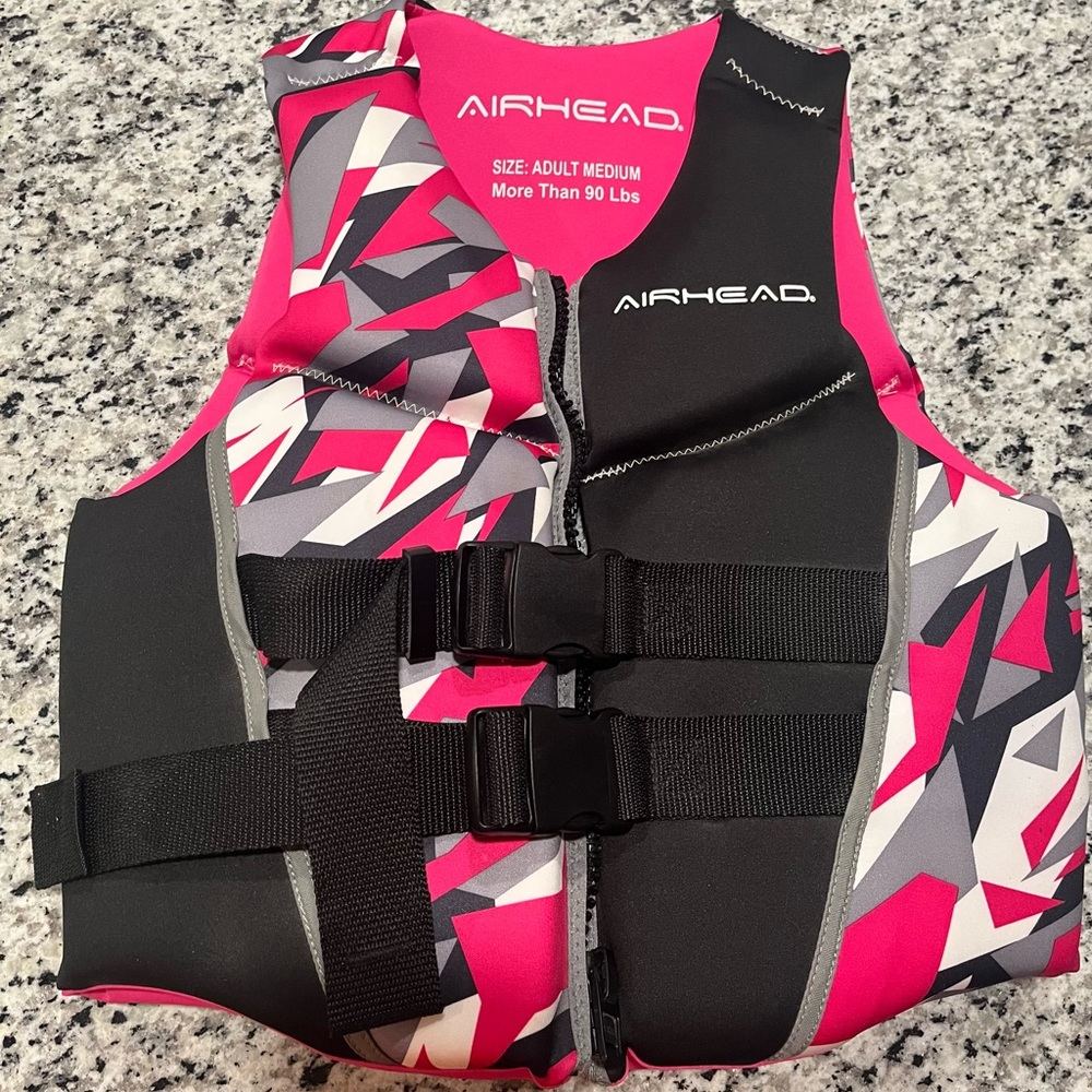 Airhead Camo Cool Neolite Pink Life Vest Jacket, Womens Medium (Open Box)
